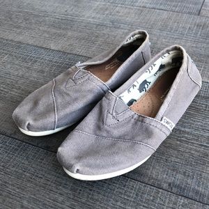 TOMS Canvas slip ons